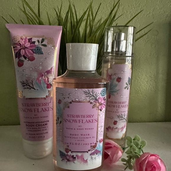Bath & Body Works Other - NEW BBW (3) PC STRAWBERRY SNOWFLAKES BODY CARE